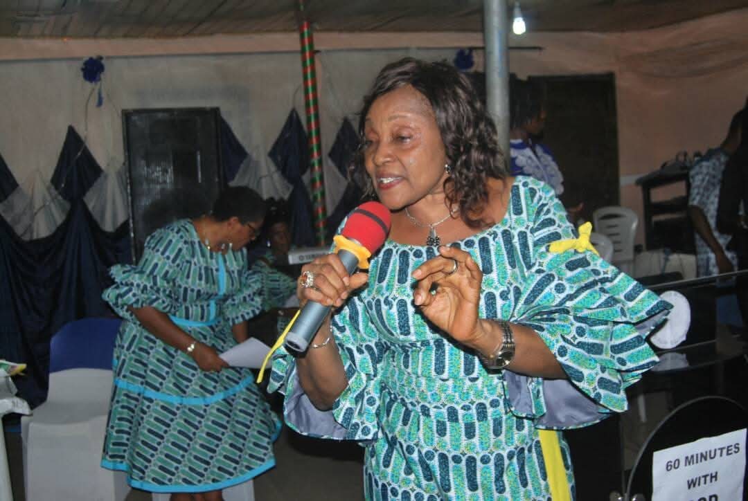 A woman speaking during a 60 Minutes with God gathering